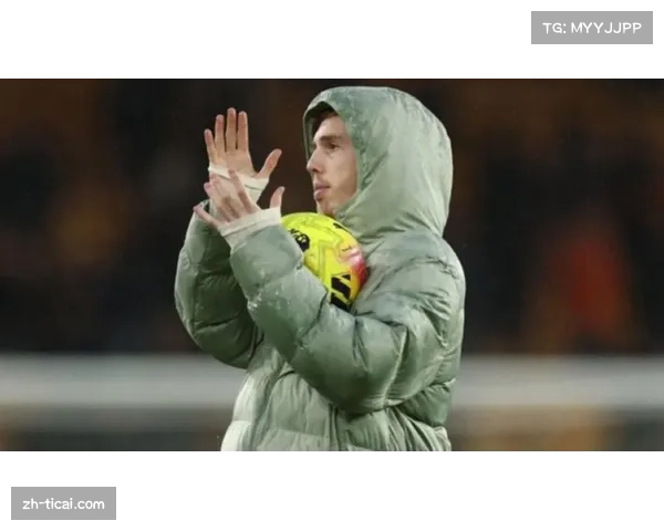 切尔西客胜狼队，帕尔默帽子戏法引领进攻狂潮